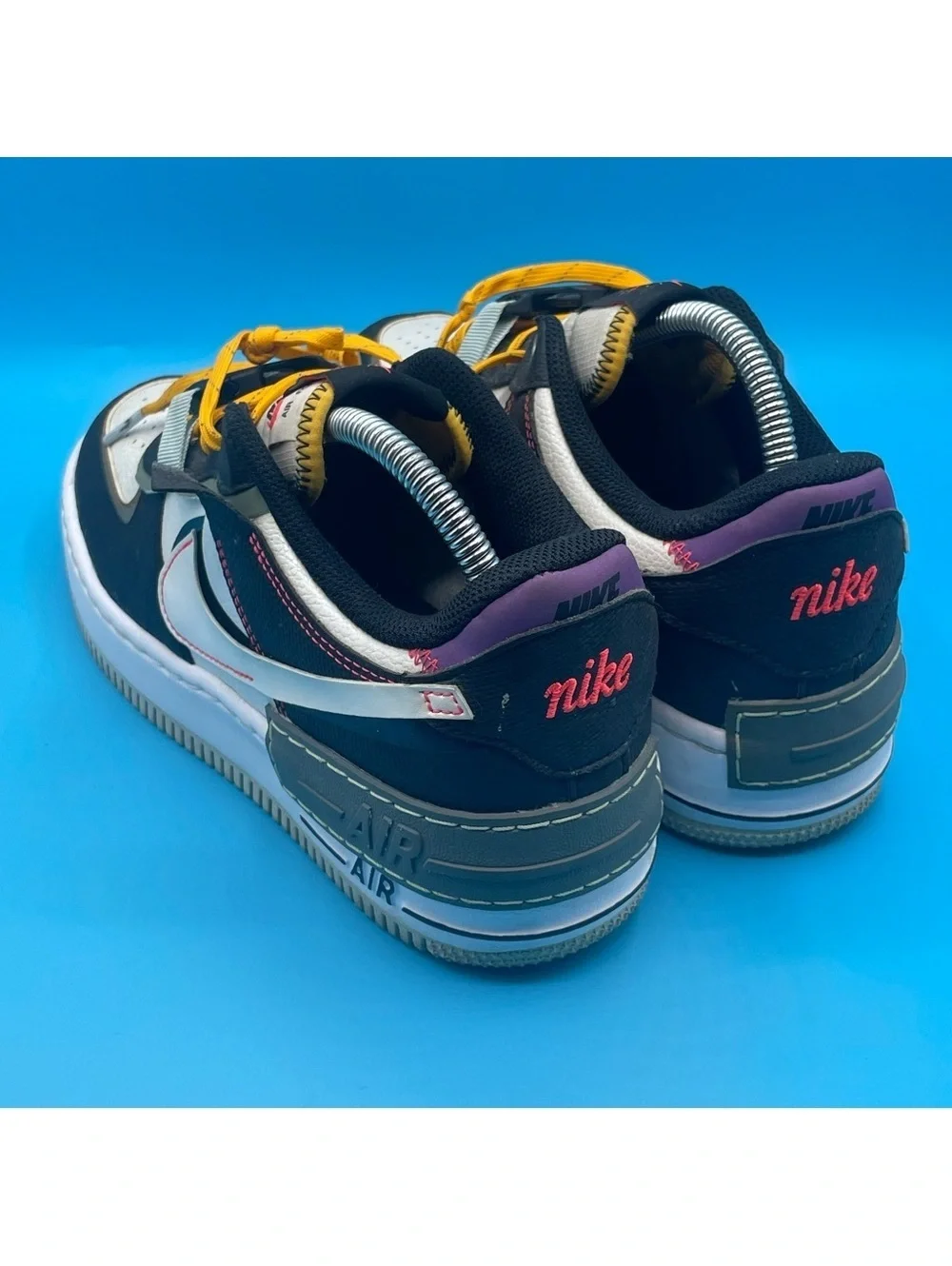 Nike dynamic sneakers